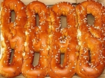 Authentic Philadelphia Fresh Soft Pretzel 15-Pack Gift Box from www.retrophilly.com